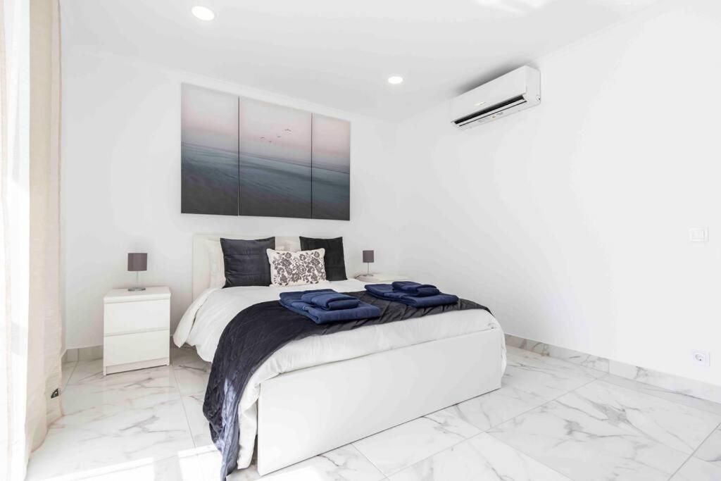 Modern Apartment Beach View Armacao de Pera Exterior photo